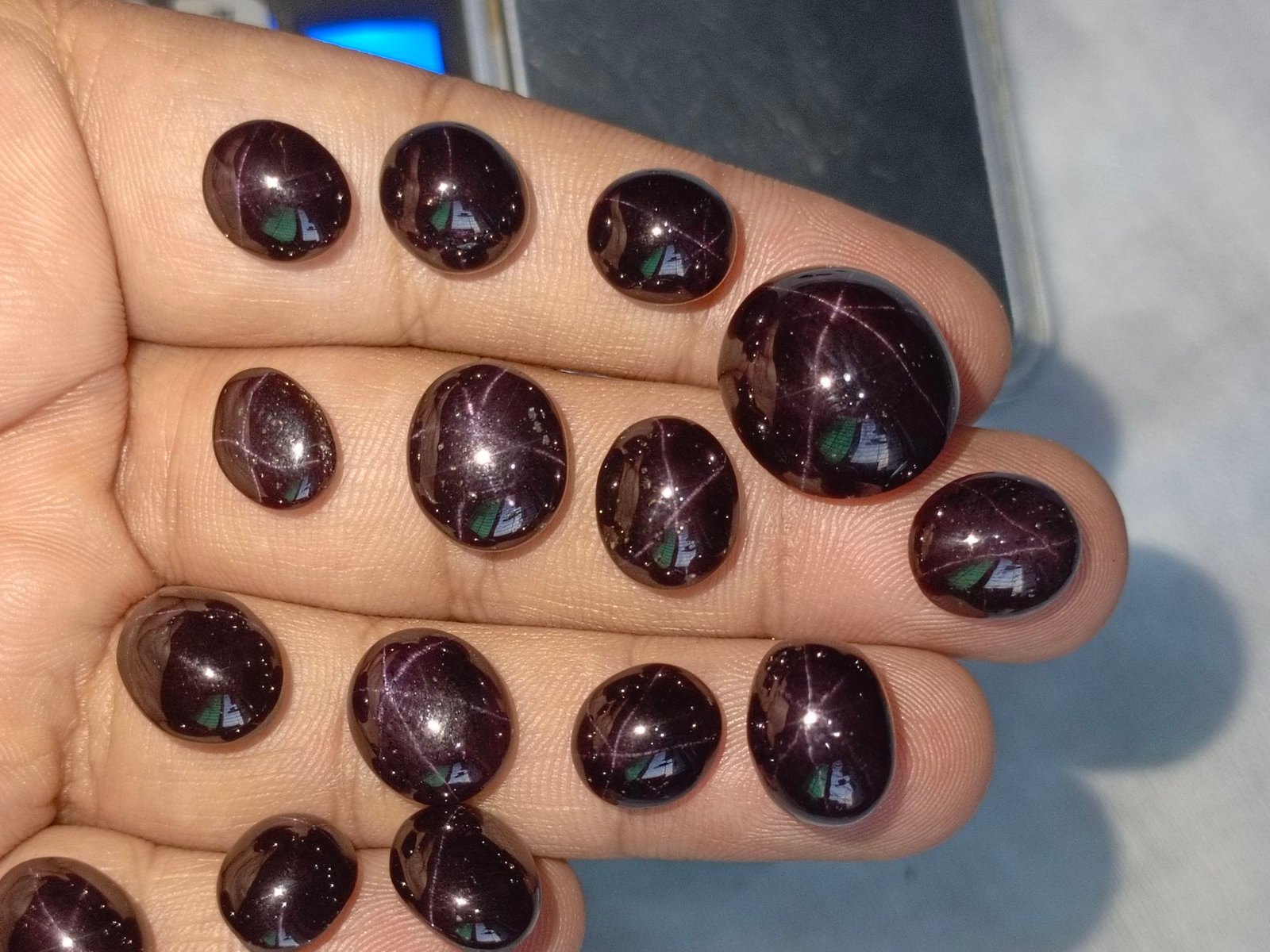 Garnet Star Gemstone 6-9 CRT