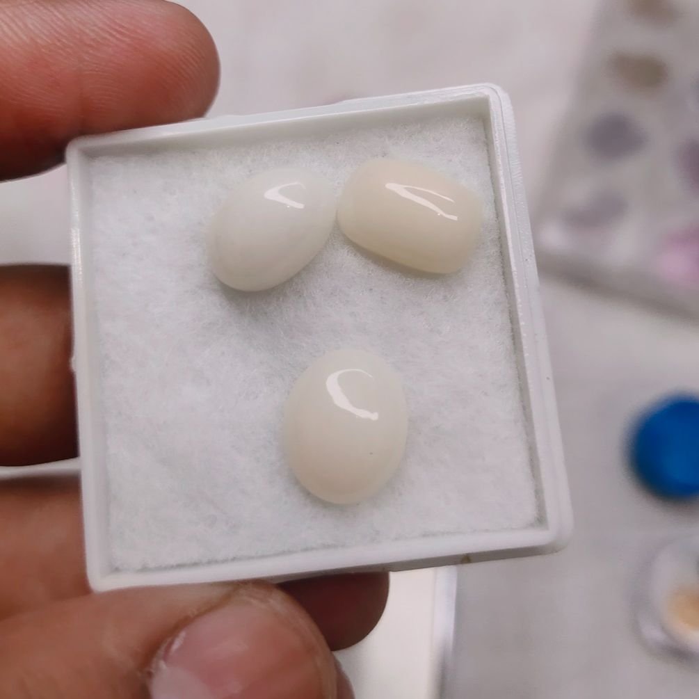 Natural White Ethiopian Opal Gemstone ≈0.6g Small Size