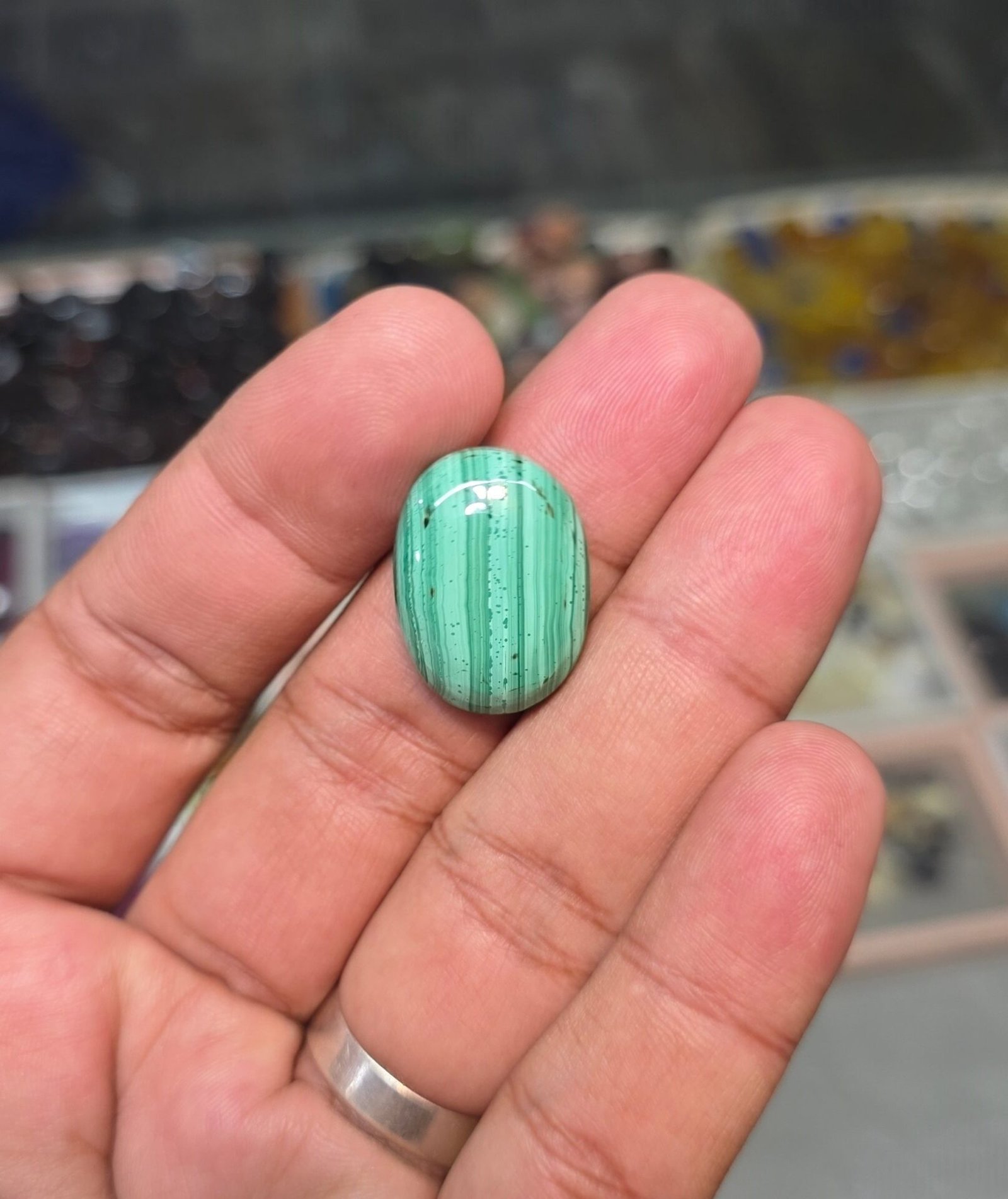 Natural Malachite Stone 37.00 CRT Original Green - Image 2