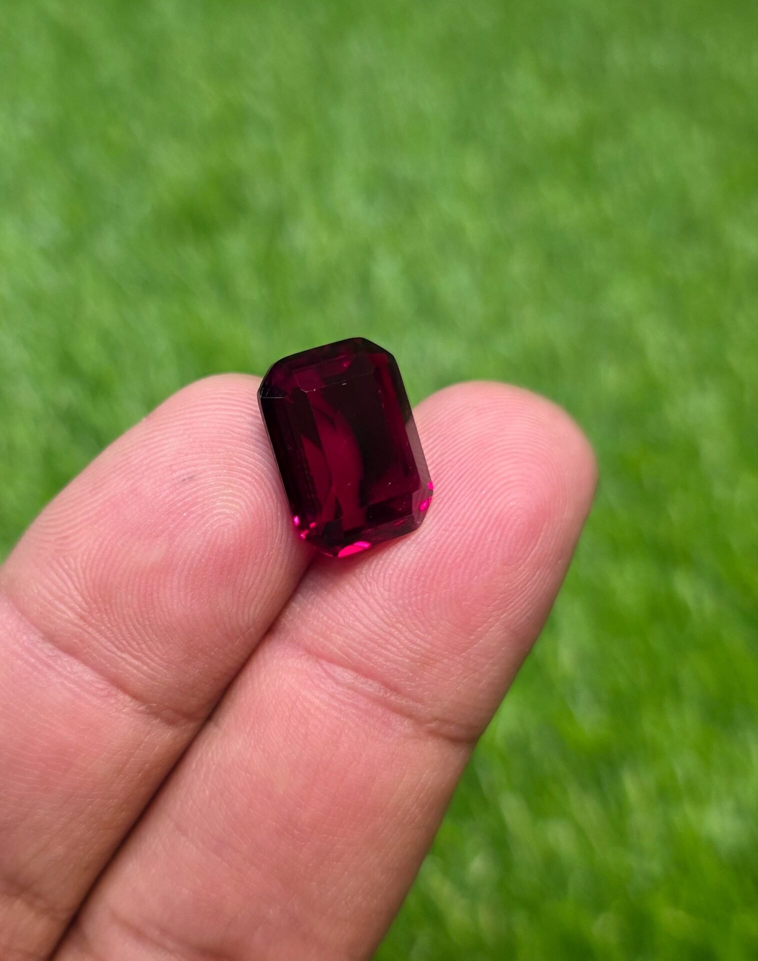 Premium Quality Yaqoot Stone 9.35 CRT Square/Mix Cut - Image 3